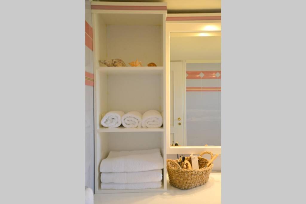 Esperos Seaside Suite In Adamas, Milos Dış mekan fotoğraf